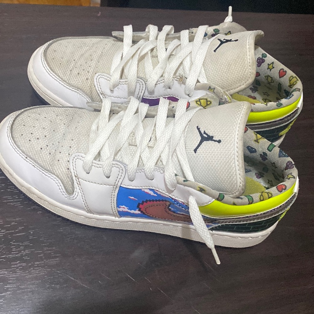 NIKE AIR JORDAN SIZE 6Y